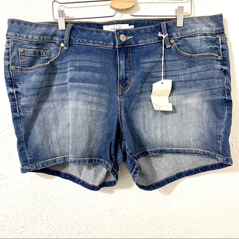 NWT Torrid Jean Shorts 22